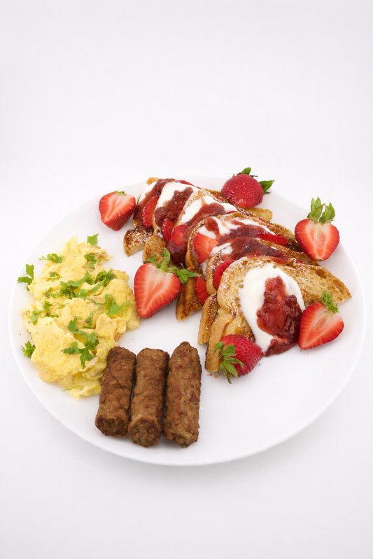 Fresas Con Crema French Toast